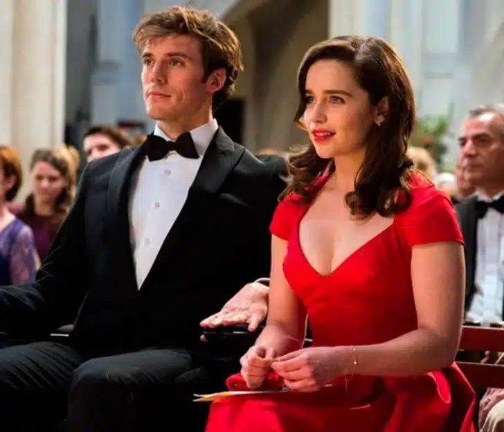 Couple improbable dans un film romantique