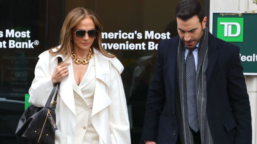 Jennifer Lopez et Brett Goldstein sur le tournage