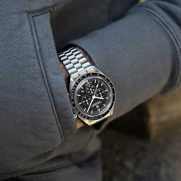 Montre spirituelle avec motifs symboliques