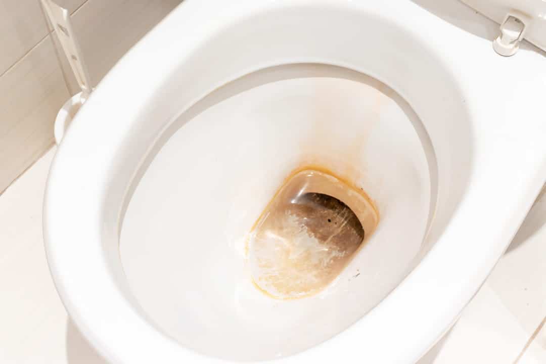Cuvette de WC tachée