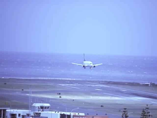Avion luttant contre les vents à Wellington