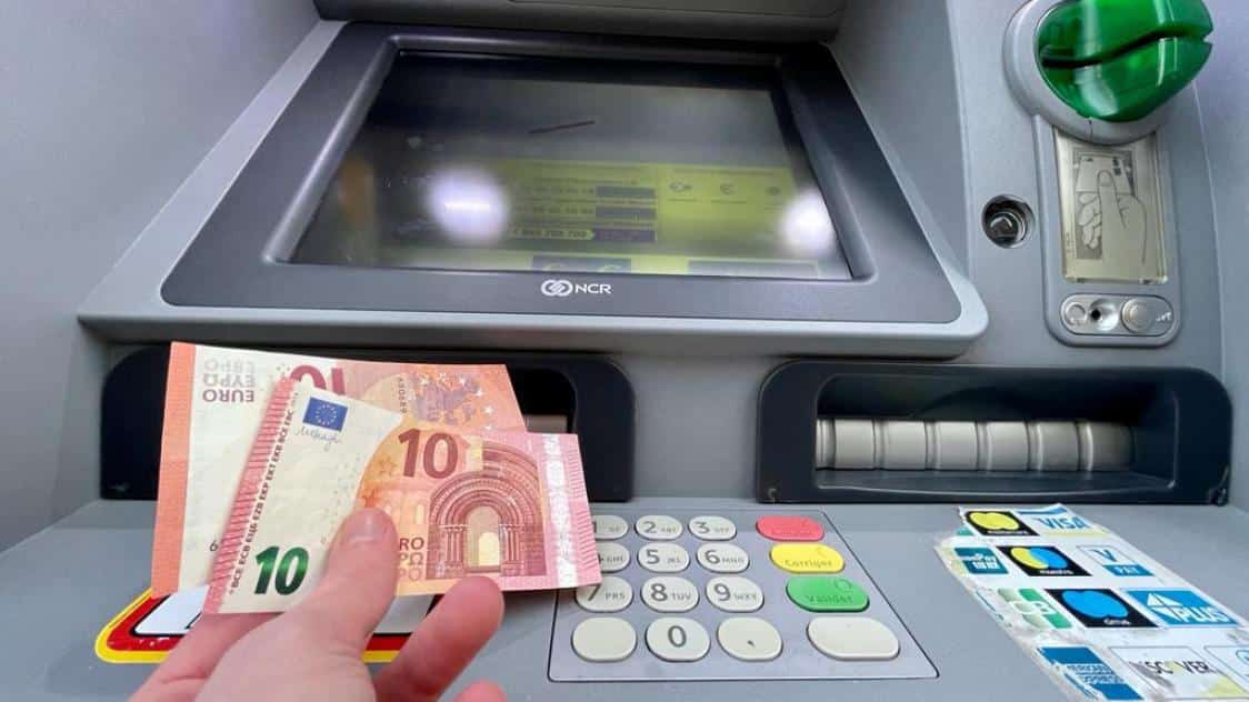 Distributeur automatique avec technologie sans contact