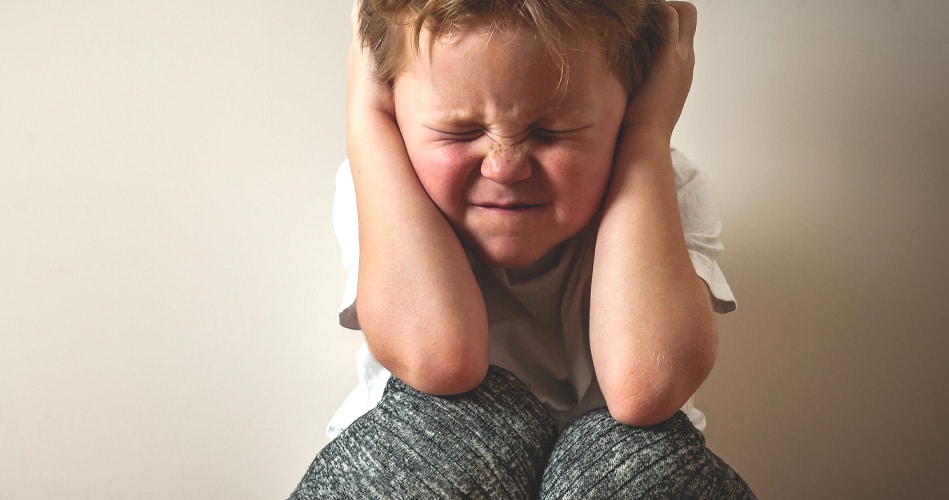 Enfant en proie à des difficultés émotionnelles