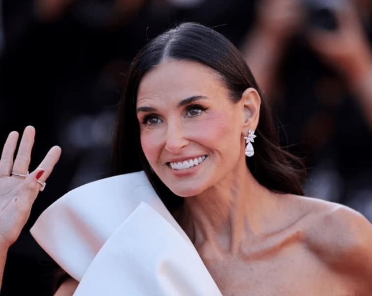 Demi Moore rayonnante à 60 ans