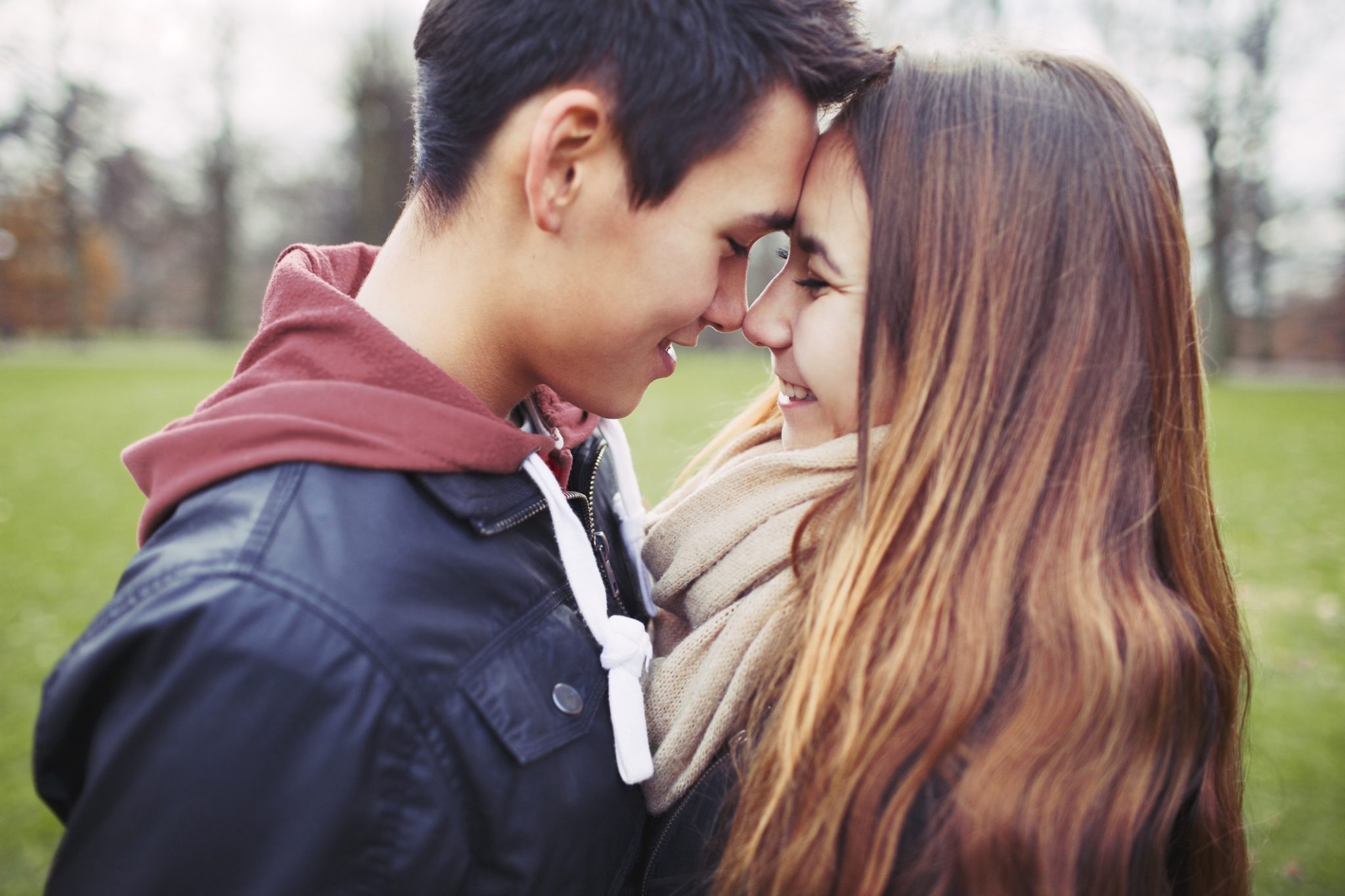 Jeunes couple d'adolescents