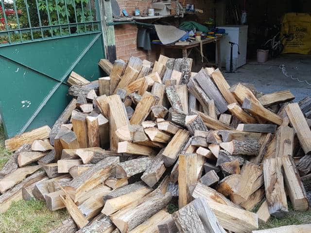 Tas de bois pouvant abriter des rongeurs