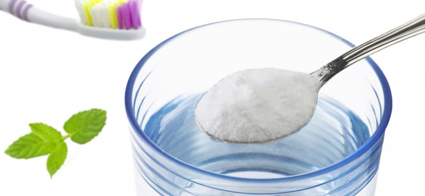 Préparation maison de dentifrice au bicarbonate