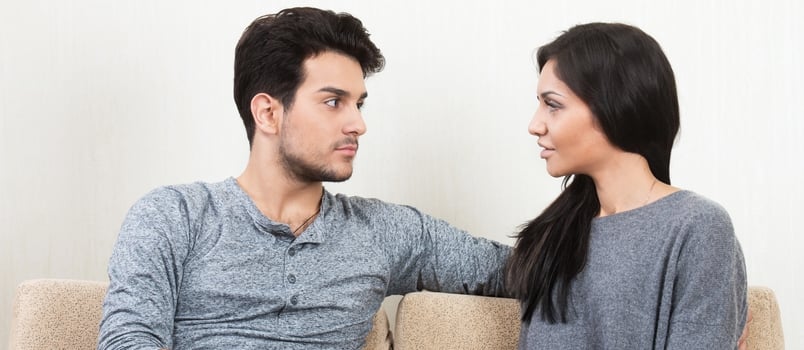 Couple en discussion
