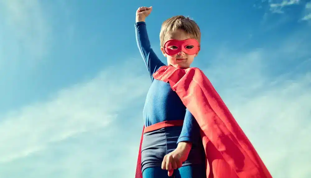 Enfant cherchant l'approbation