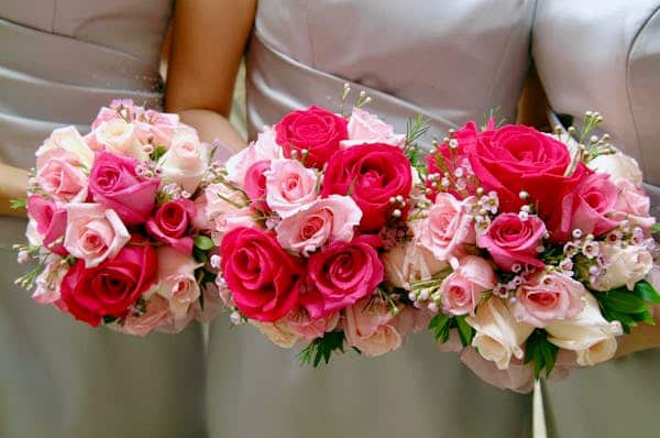 Mariage heureux en extérieur