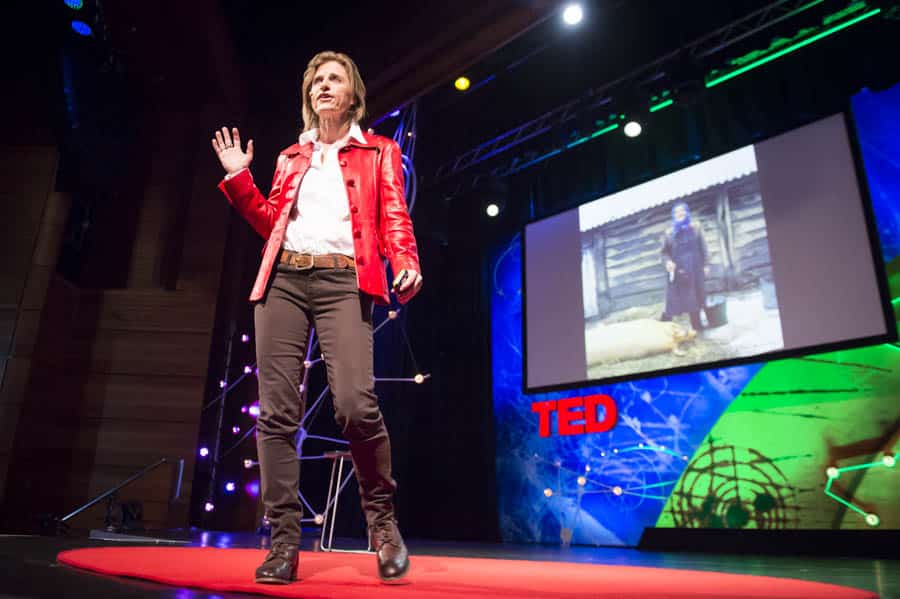 Holly Morris en reportage