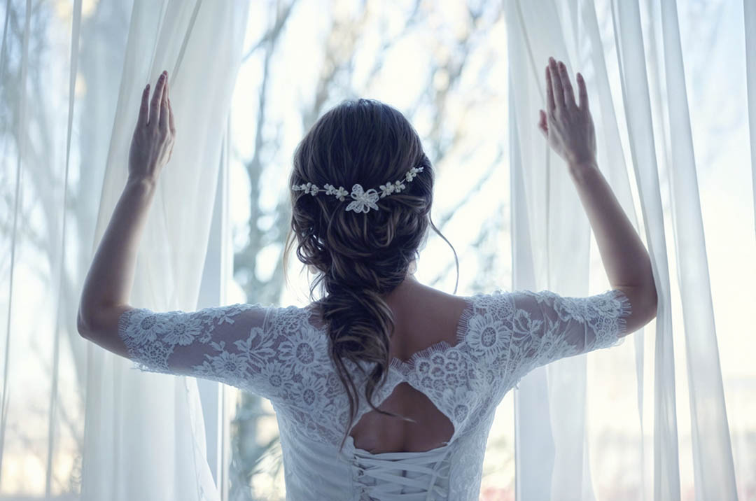 Mariage romantique avec décor floral élégant