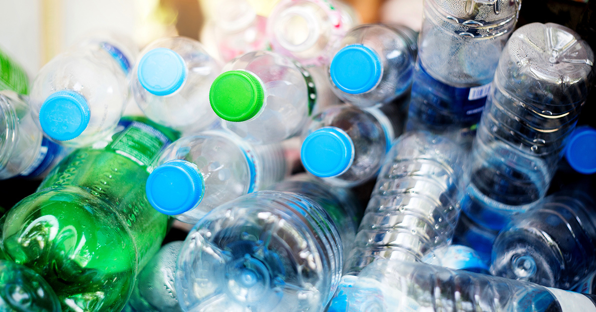 Bouteille en plastique réutilisée