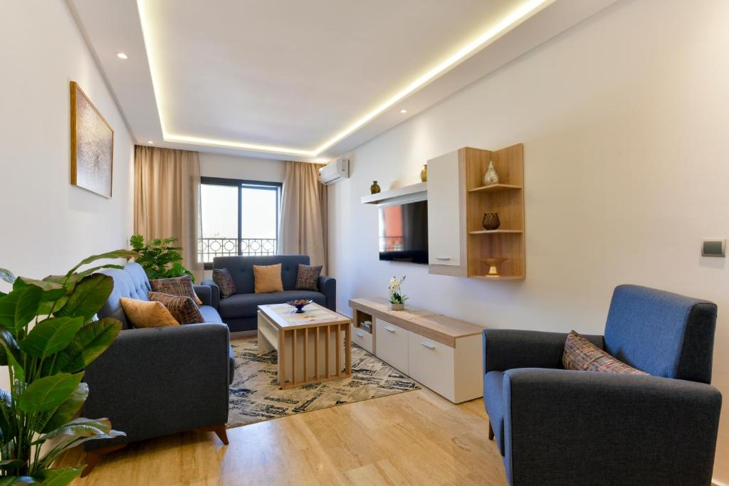 Élodie et Marc dans leur maison