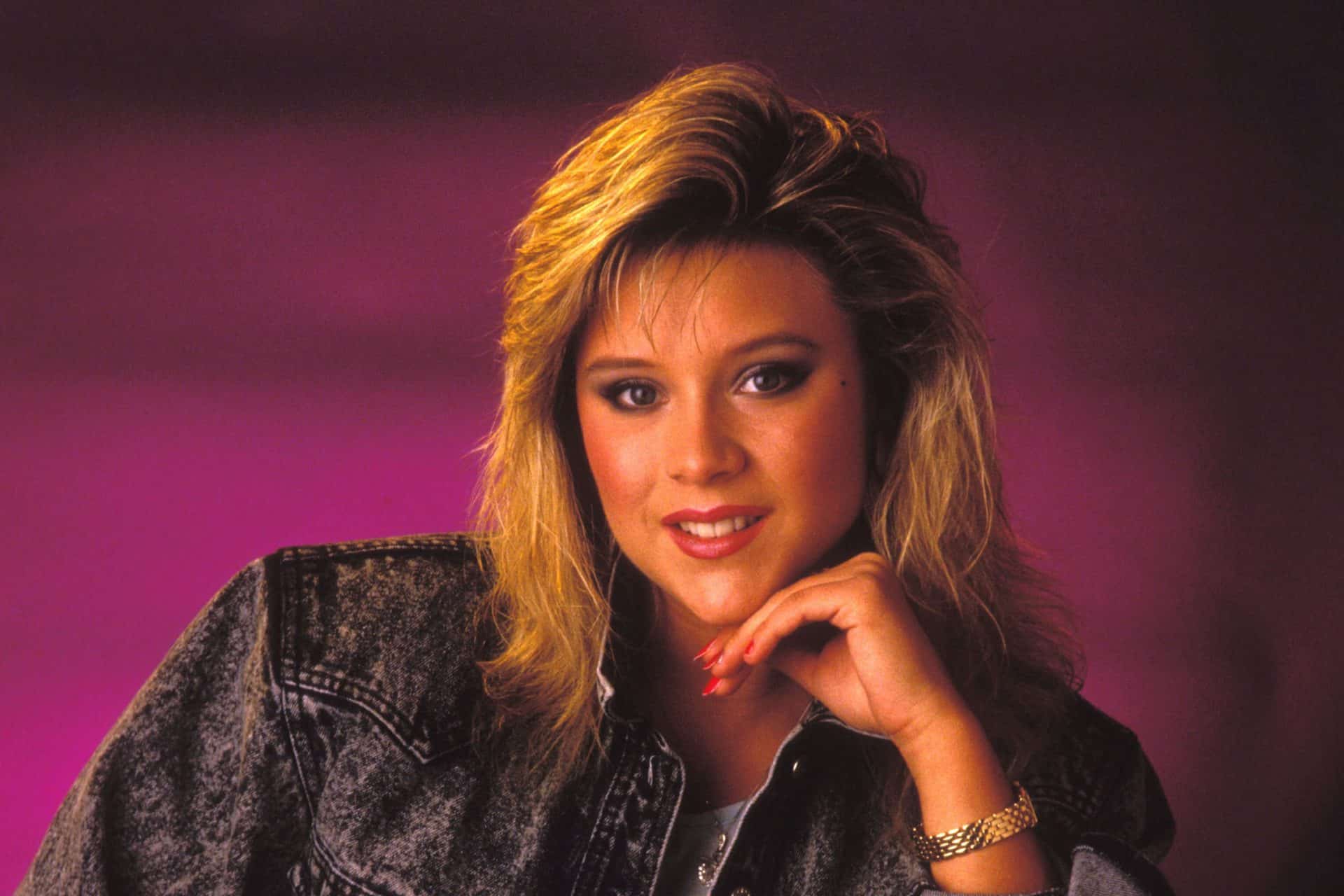 Samantha Fox dans un style rock années 80