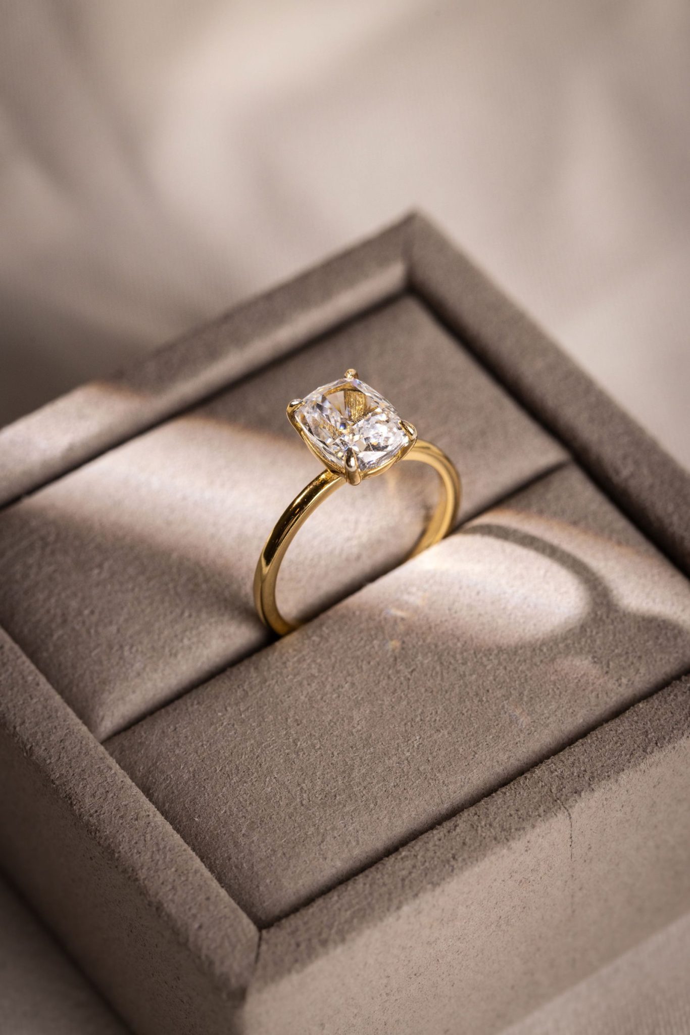 Bague de fiançailles scintillante