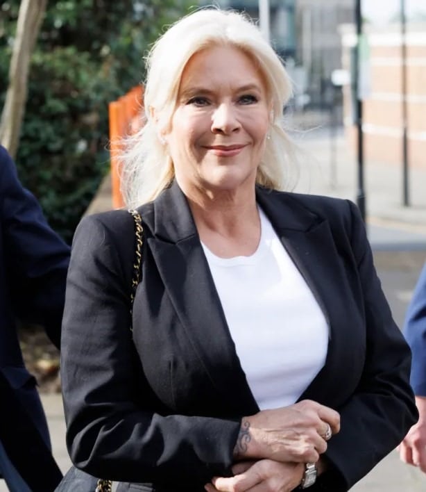 Samantha Fox sur scène aujourd'hui