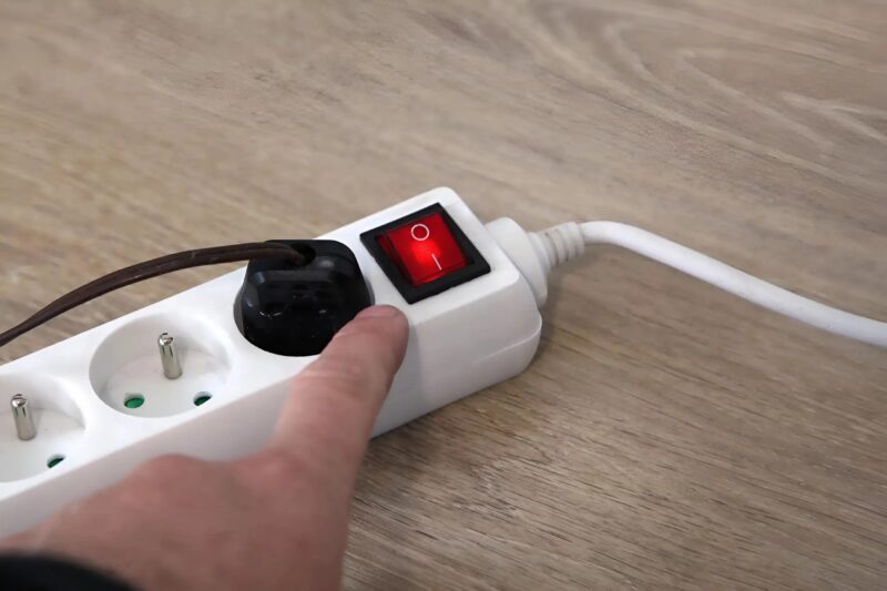 Prise électrique surchauffée