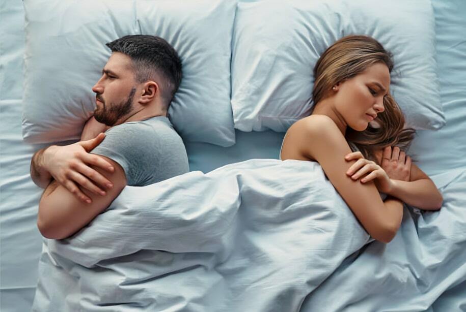 Couple dormant sans contact