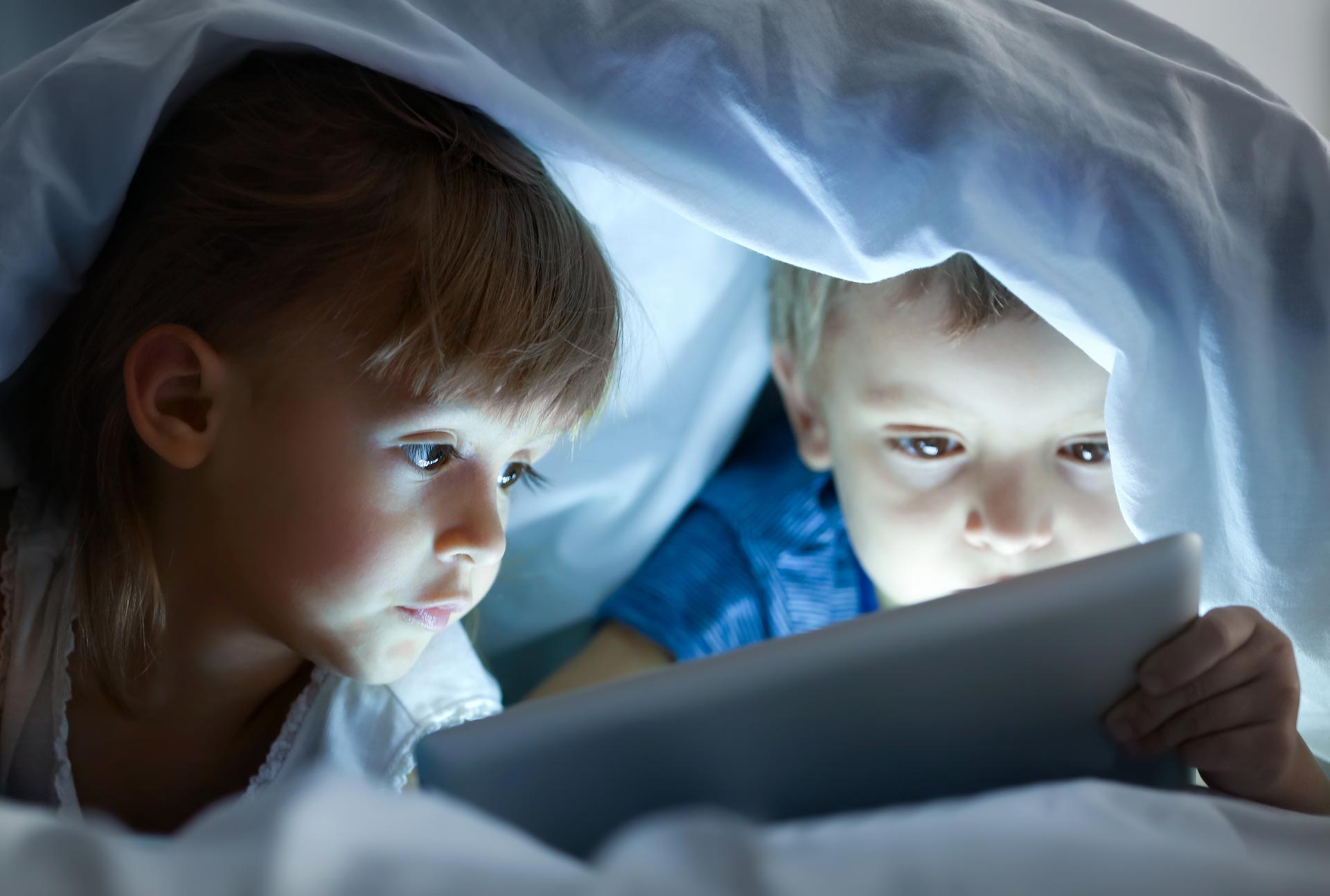 Enfant utilisant une tablette