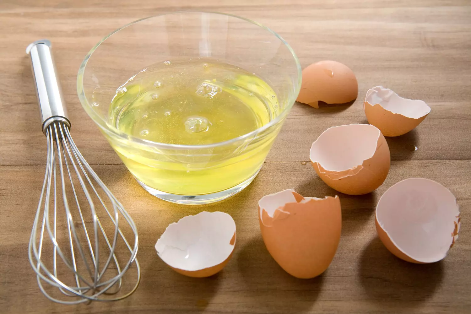 Blanc d'œuf dans une cuillère