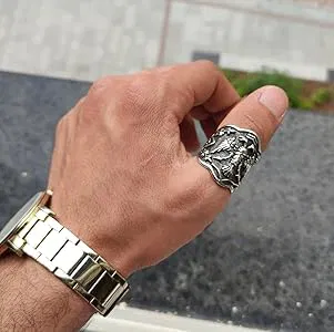 Bague de pouce pour homme, symbolisant autorité et raffinement