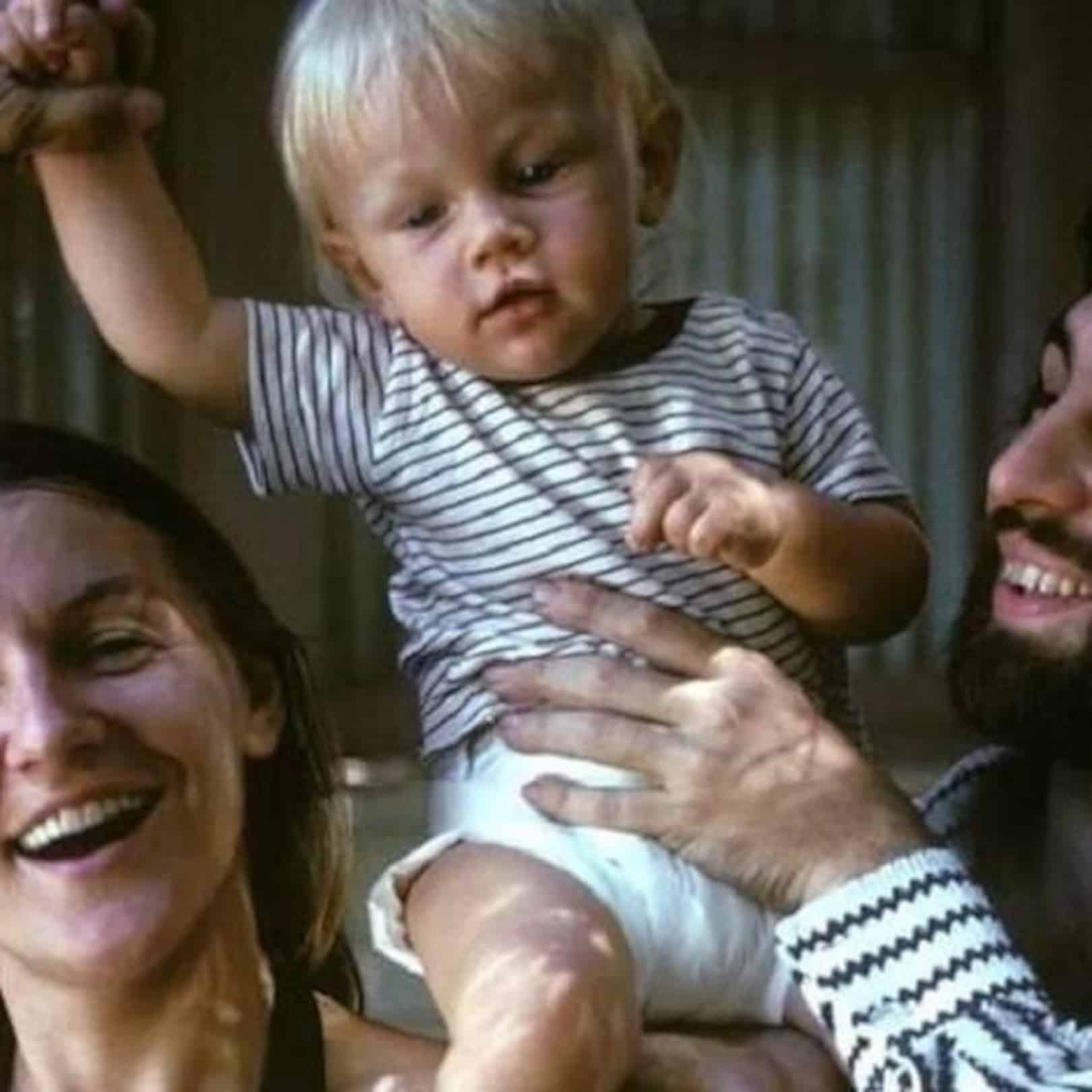 Jeune Leonardo DiCaprio dans son quartier d'enfance