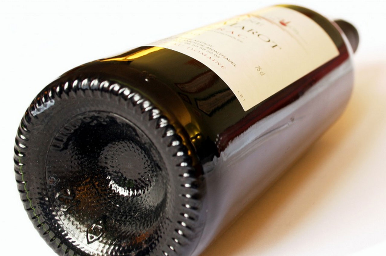 Fond concave d'une bouteille de vin