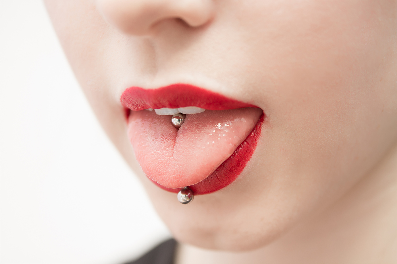 Piercing lingual stylé