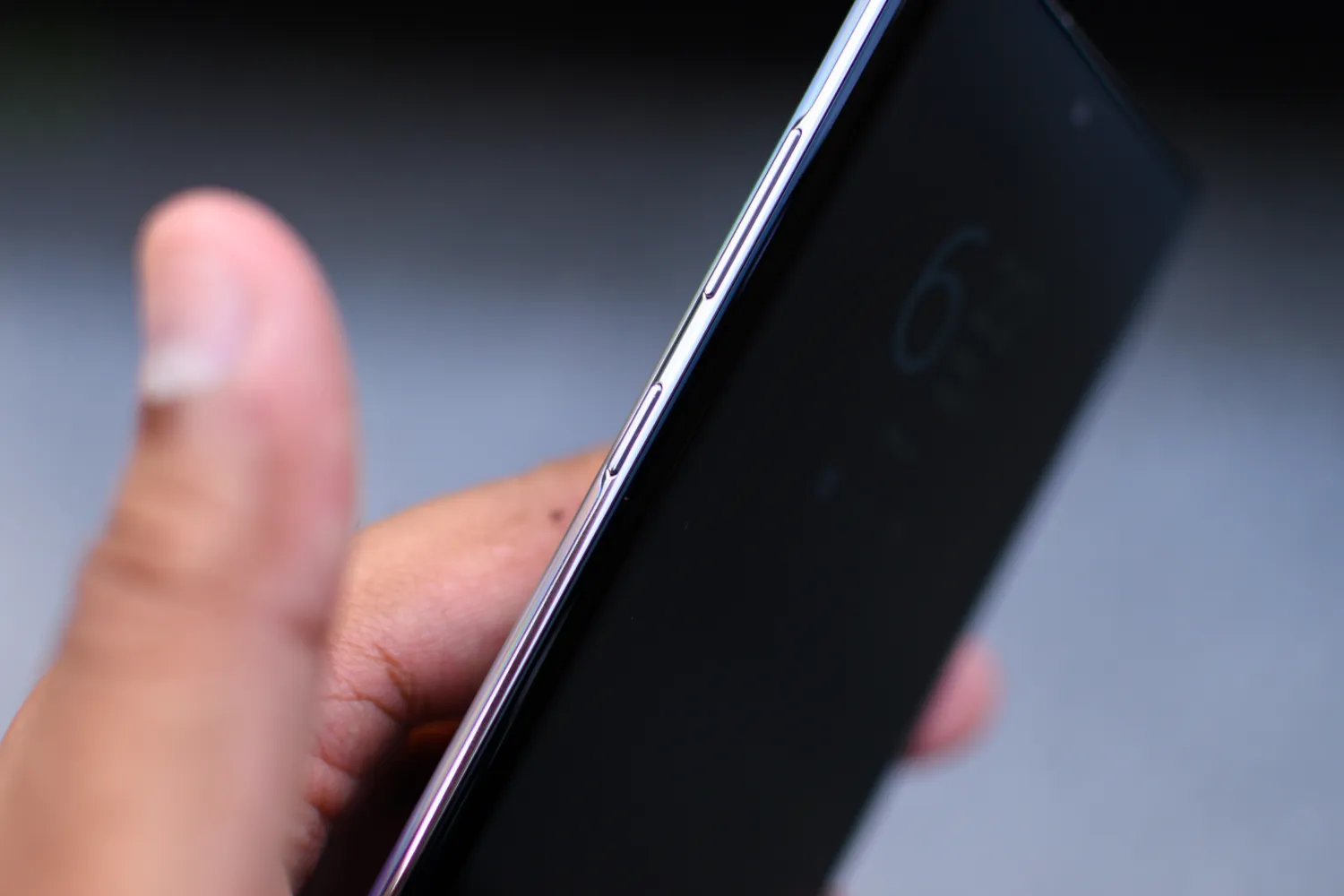Ajustement du volume avec les boutons latéraux du téléphone