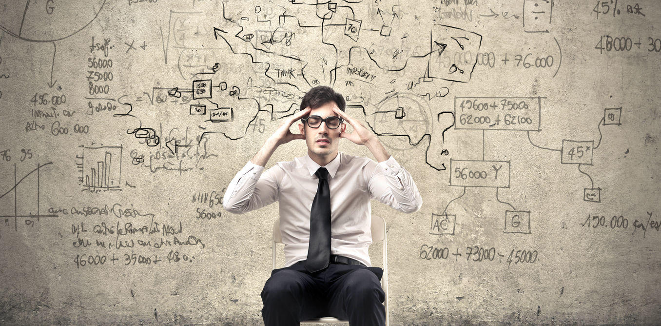Personne effectuant des calculs mentaux