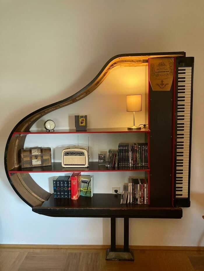 Meuble unique fabriqué à partir d'un ancien piano