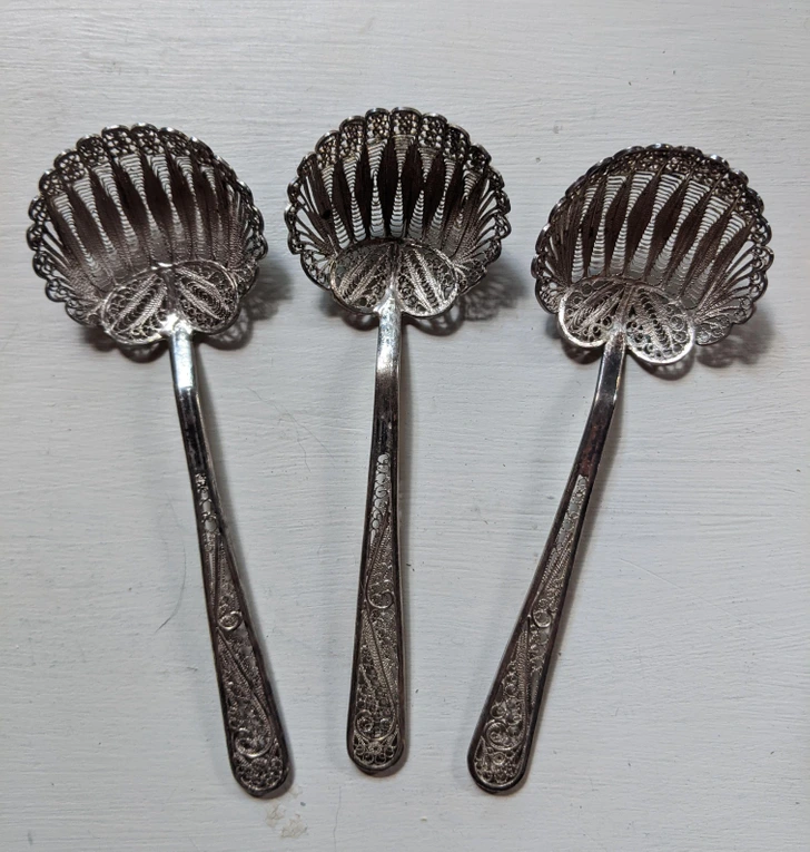 Cuillères décoratives anciennes