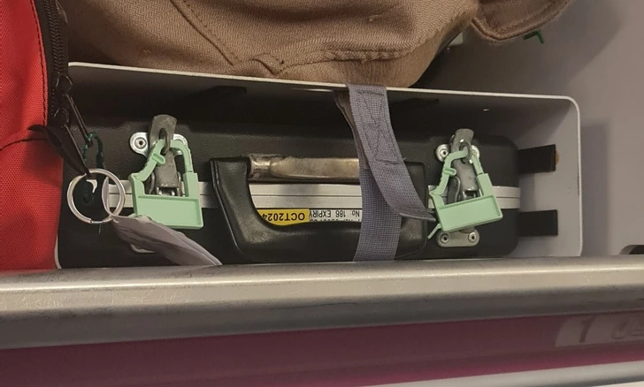 Kit médical d'urgence en avion