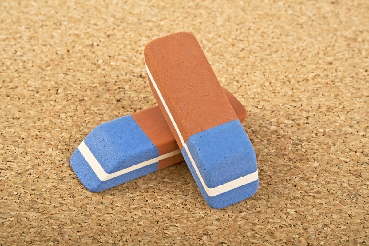 Gomme rose et bleue en gros plan