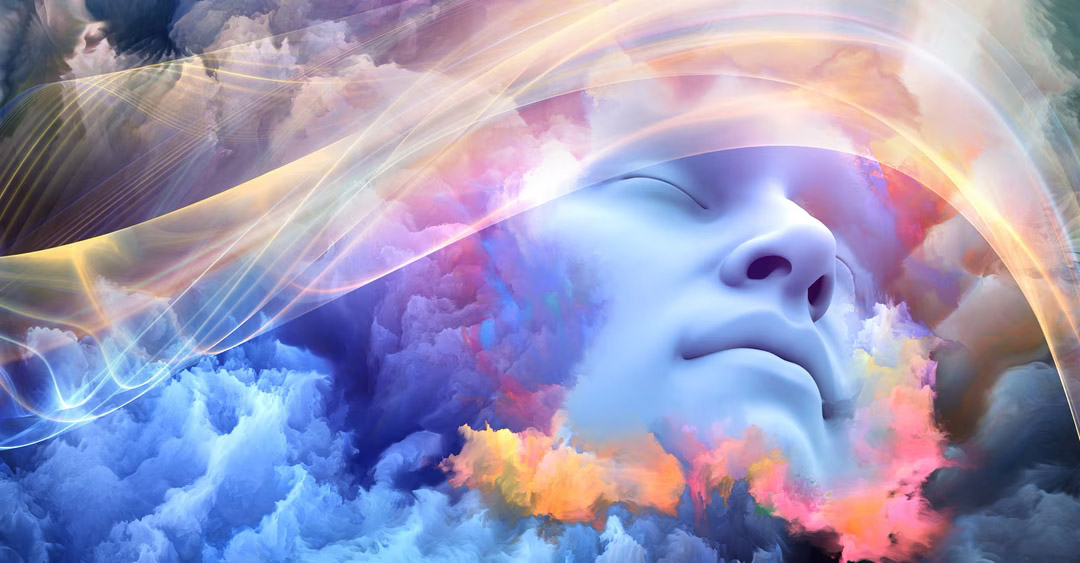 Femme dormant paisiblement, évoquant un rêve réconfortant