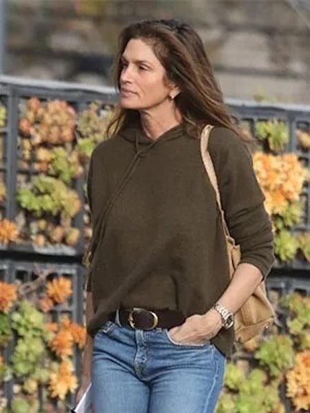 Portrait moderne et inspirant de Cindy Crawford, symbole de confiance et de sérénité