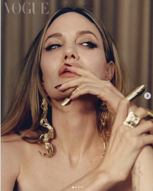 Angelina Jolie lors du shooting photo avec Dan Martensen