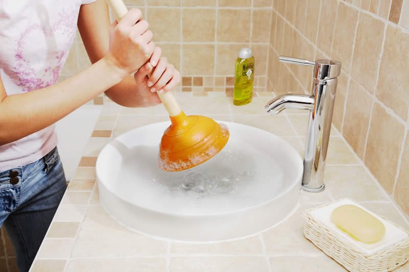 Ventouse posée sur un évier