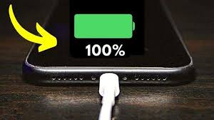 Écran de smartphone affichant 100% de batterie