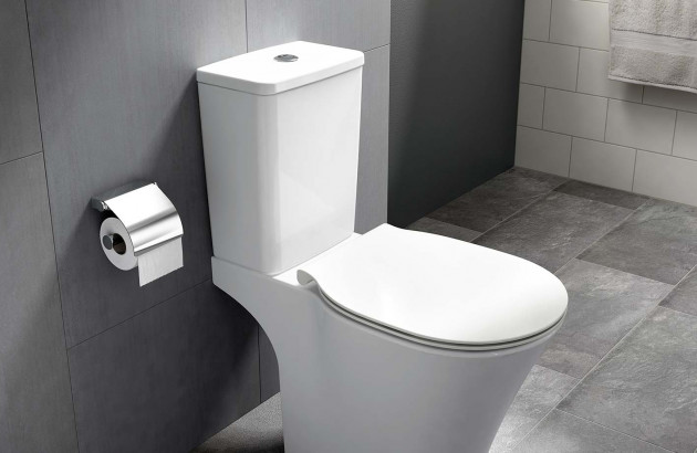 Différents modèles de mécanismes de chasse d'eau à poser