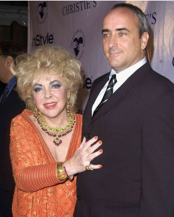 Photo de Michael Wilding Jr. adulte