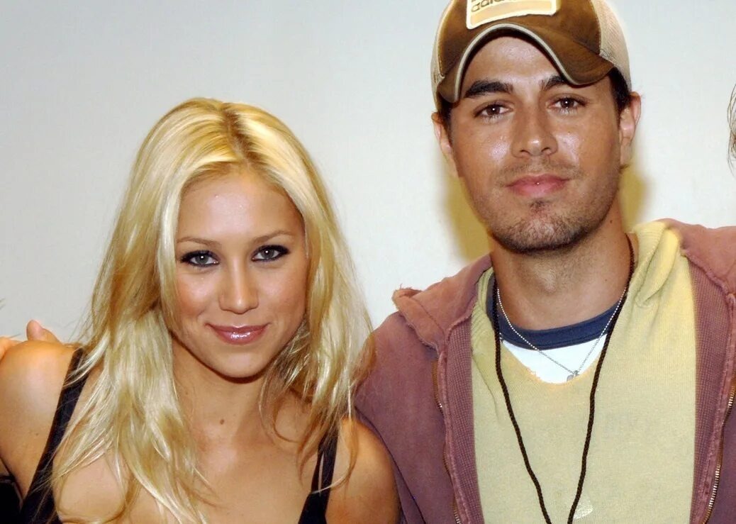 Portrait discret d'Enrique Iglesias et Anna Kournikova